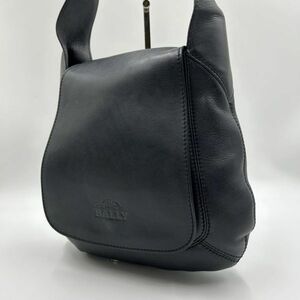 【美品】BALLY ワンショルダーバッグ ブラック レザー メンズ フラップ 黒 本革 ロゴ型押し バリー 1円