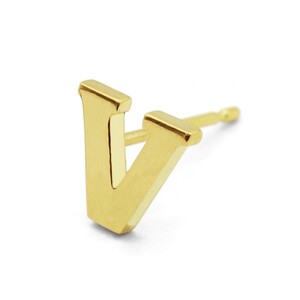 【バラ売り/1個】 ピアス 18金 イエローゴールド V イニシャルのピアス アルファベット 文字｜K18YG 18k レディース メンズ