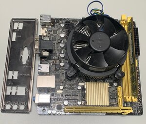 【中古】ASUS H81I-PLUS DP/P30AD/DP_MB i7-4790 8GBメモリ1枚 パネル・CPUクーラー有 / Mini-ITX LGA1150