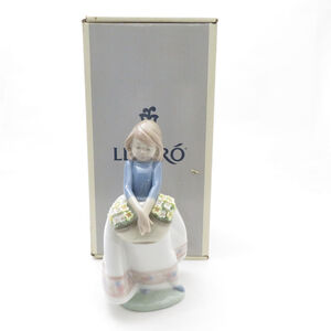 未使用 LLADRO リヤドロ 5467 『五月の花』 フィギュリン 1点 置物 フィギュア 女の子 インテリア SM2624Q