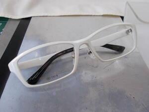 DK ディーケー 超かっこいい眼鏡フレーム DK-2444-5 お洒落な白　弾性樹脂フレーム(TR)