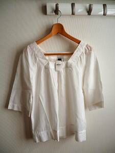 ☆未使用　ＧＡＰギャップ白スクエアネックシャツ　お袖短めXXS