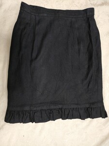 春夏用　ジュン　アシダ　裾フリルの黒スカート　USED品