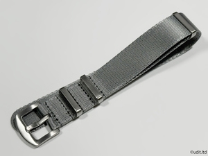 ラグ幅:20mm ハイクオリティ NATOストラップ 腕時計ベルト シルバー 時計用バンド ファブリック LG1