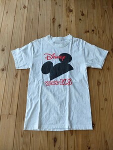 Disney 　ディズニー　白半袖Ｔシャツ　