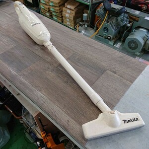 【中古現状品】MAKITA　マキタ　CL102D　10.8V　充電式クリーナー　本体のみ