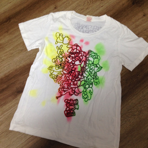 RNA アールエヌエー 大昔の人気デザイン カラフルTシャツ