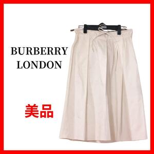 BURBERRY　バーバリー　BLUE LABEL　スカート　B1026