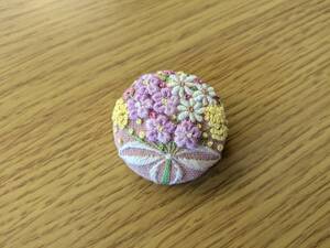 お花　刺繍ブローチ