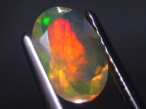 0.66ct a 新品・天然オパール・オーバルカットルース エチオピア・ウェロ地区産