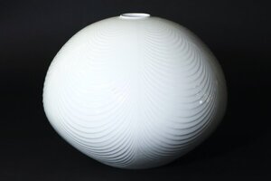 藤井朱明 白磁彫大壺 30cm /有田焼 白瓷 飾り壷 花瓶 花入 花器