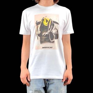 新品 BANKSY バンクシー Wrong War スマイリー ニコちゃん 死神 社会風刺 ストリート グラフィティ アート Tシャツ ユニセックス Mサイズ