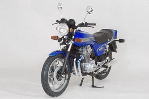 ● 1/12 ホンダ 〓 CB 900F ボルドール / 1978年 キャンディー ブルー 〓 HONDA