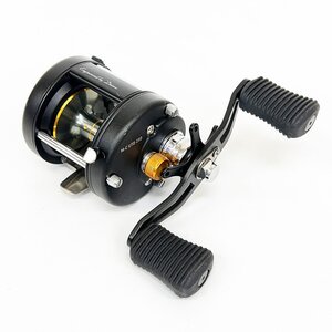 Daiwa ダイワ Millionaire ミリオネア Classic クラシック M-C UTD 250 右ハンドル ◆ベイトリール [B3659]