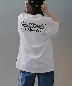 NewJeans x Hiroshi Fujiwara COLLER T-シャツ VER.2(WHITE)