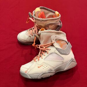 【新品】　定価22,000円　NIKE　ナイキ　WMNS AIR JORDAN ７ RETRO SP　ウィメンズ　エアジョーダン7　レトロ　スニーカー　DR1485 atmos 