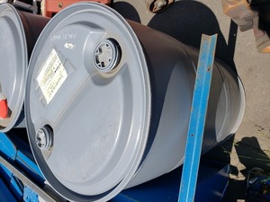 3A【棚040331-300(5)】ドラム缶　プラスチック 樹脂製　食品添加剤使用品