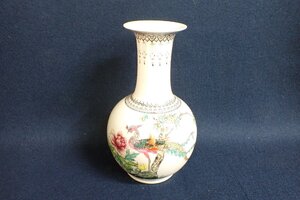 011547 中国景徳鎮製 色絵花鳥 花瓶 置物