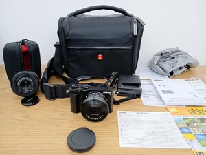 NIKON　ニコン　1 J5　デジタルカメラ　 レンズ付き　取扱説明書　充電器　バッグ