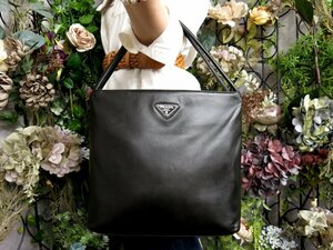 ●超美品●PRADA プラダ●三角ロゴプレート●カーフ レザー 本革●ハンド トート バッグ●黒●SV金具●腕掛け●B5 書類 かばん●Js49748