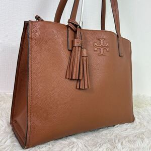 美品●TORY BURCH トリーバーチ●マックグロー●カーフ レザー 本革●トート バッグ●ブラウン●肩掛け●A4 書類 かばん エンボス 大容量