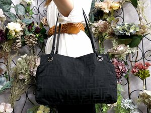 ●超美品●FENDI フェンディ●ズッカ●ナイロンキャンバス レザー 本革●ハンド トート バッグ●黒●シルバー金具●腕掛け●収納●Js49733