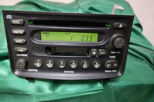 即決！TOYOTA(トヨタ)　86120-52090-C0　ファンカーゴ CDプレーヤー/FM/AM 動作確認済み　送料無料！