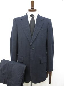 超美品【ダックス DAKS】ウール素材 シングル2ボタン スーツ (メンズ) sizeゆとりのある46相当 ネイビー系 ストライプ織柄 ◯32RMS0623◯