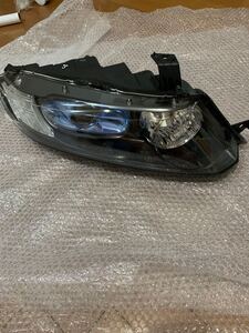 未使用保管品　オデッセイ　RB1 RB2 100-22497 HCHR-226 右ヘッドライト　ホンダ　HID