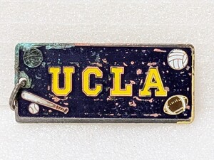 入手困難 レア品 UCLA キーホルダー 難あり ピナクル デザインズ刻印ありカリフォルニア州 ロサンゼルス土産品製造業 カリフォルニア大学