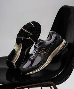 NEW BALANCE M2002RHP ニューバランス ゴールド