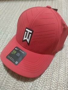 新品 NIKE GOLF タイガーウッズ エアロビル キャップ L/XL 赤 レッド ストレッチ ナイキ ゴルフ 軽量 高通気 帽子 　