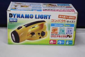 新品　多機能　ダイナモ充電　LEDライト　FMラジオ　携帯充電