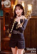 中古生写真(女性) IZ*ONE/チョ・ユリ/膝上・衣装黒・金/『Vampire』リリース記念 ランダム生写真 Vampire MVオフショットver