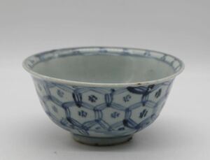 中国　明時代　青華亀背紋碗　中国古玩　唐物　古染　中国茶器