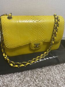 美品CHANELシャネル希少パイソンマトラッセショルダー黄色シルバー金具30