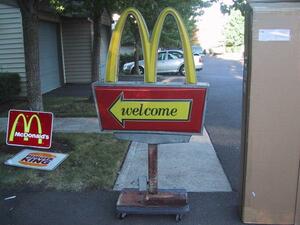 非売品 米国マクドナルド　ドライブスルー店舗用サイン 大型看板