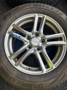 215/60Ｒ16 スタッドレスVRX2 製造年2018 16インチ　6.5j＋53