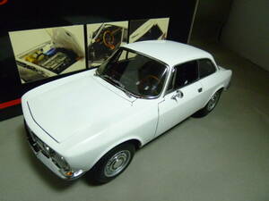 Aa 1/18 アルファロメオ 1750 GTV ホワイト Alfa Romeo オートアート