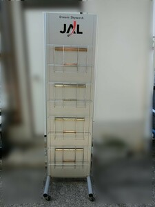 今回1度のみ値下げ！　旅行会社使用品 JAL キャスター付 パンフレットスタンド カタログスタンド 高さ182×幅50×奥行60 店舗オフィス事務