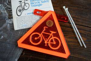 NOS INTERNATIONAL BICYCLE SAFETY TRIANGLE ビンテージリフレクター　　(schwinn ＭUSCLEBIKE OLDBMX アクセサリー