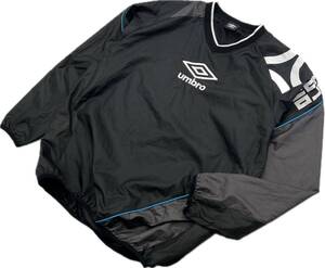 umbro ☆ ナイロンジャケット ピステ ウィンドブレーカー ブラック グレー シャツ 黒 L サッカー フットサル スポーツ アンブロ■AF307