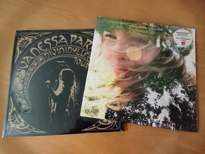 2枚まとめて【アナログLP】ヴァネッサ・パラディ Vanessa Paradis「Divinidylle」「Les Sources」