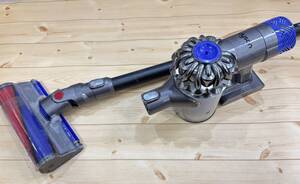 ○ dyson ダイソン コードレスクリーナー V6 Fluffy サイクロン掃除機 パーツ取り ジャンク ○K05-0204