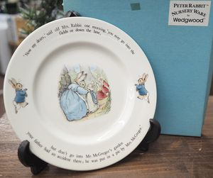 ウェッジウッド ピーターラビット 大皿 プレート 旧刻印 英国製 直径 25.4？ PETER RABBIT NURSERY WARE by Wedgwood