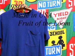 ★人気カラーが◎な1枚★Made in USA製アメリカ製Fruit of the LoomフルーツオブザルームビンテージポケットTシャツ80s80年代紺色ネイビーS