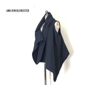 1N1055-D◆ ポルトガル製 ANN DEMEULEMEESTER アンドゥムルメステール デザインベストジャケット モード◆ size36 ブラック コットン100