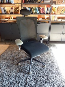 e｜vitra（ヴィトラ）｜マリオ・ベリーニ｜Ypsilon Chair（イプシロンチェア）ヘッドレスト付｜オフィス・PC/デスクチェア