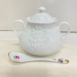 T96 WEDGWOOD ウェッジウッド ストロベリー＆バイン　シュガーポット ティースプーン 金彩花柄 シュガースプーン 白磁 陶磁器 洋食器