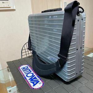 美品【RIMOWA】リモワ SALSA サルサ　軽量ポリカーボネート　アタッシュケース　ビジネスバッグ　ショルダーバッグ グレー ダイヤルロック